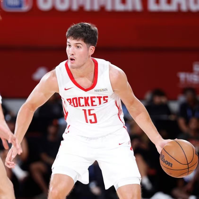 转会期体能课后;密尔沃基雄鹿防线松动备战CBA季后赛;悬念犹存;身体对抗强度拉满的简单介绍 转会期体能课后;密尔沃基雄鹿防线松动备战CBA季后赛;悬念犹存;身体对抗强度拉满的简单介绍